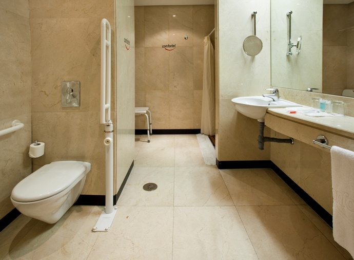 Habitación doble Accesible del hotel Ilunion Pio Xii. Foto 1