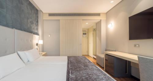 Habitación Doble - 1 o 2 camas del hotel Ilunion Pio Xii. Foto 3