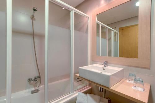 Habitación Doble Superior con cama grande del hotel Puertollano