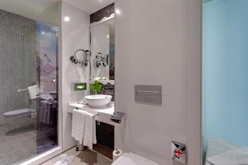 Habitación Estandar del hotel Indigo Madrid - Gran Via, An Ihg. Foto 3