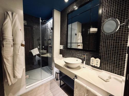 Habitación Estandar del hotel Indigo Madrid - Gran Via, An Ihg. Foto 10