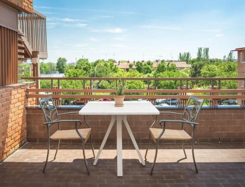 Habitación Premium con terraza del hotel Madrid Alameda Aeropuerto, Affiliated By Meliá. Foto 2