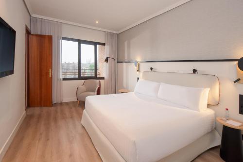 Suite con terraza del hotel Madrid Alameda Aeropuerto, Affiliated By Meliá. Foto 1