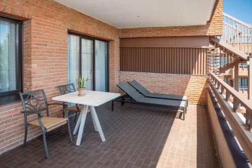 Suite con terraza del hotel Madrid Alameda Aeropuerto, Affiliated By Meliá. Foto 4