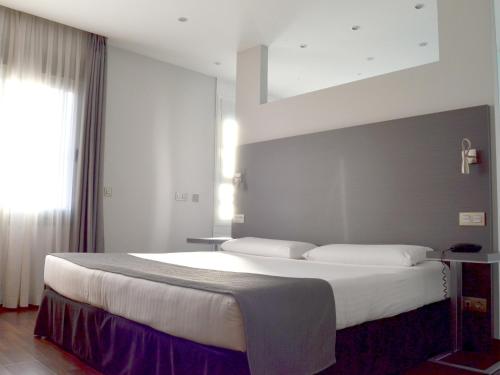 Suite del hotel Uve Alcobendas. Foto 8