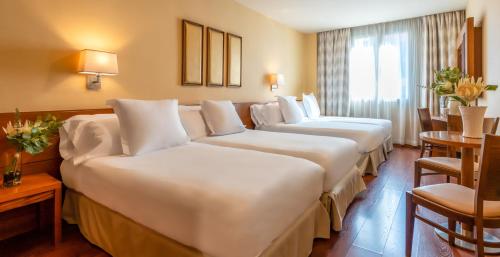 Habitación Familiar con vistas a la ciudad del hotel Sterling. Foto 3