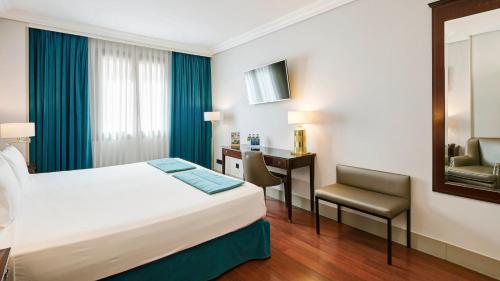 Habitación Doble del hotel Sercotel Gran Conde Duque. Foto 3