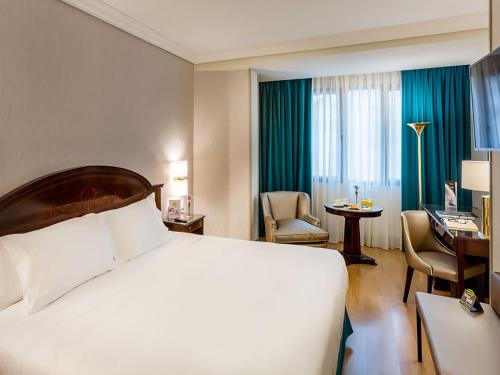 Habitación Doble del hotel Sercotel Gran Conde Duque. Foto 4