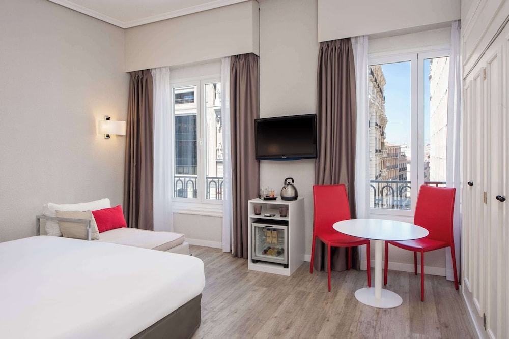 Habitación (Superior Gran Via View Queen Bed) del hotel Zel Madrid. Foto 3