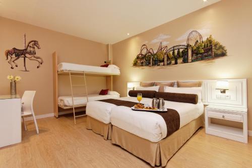 Habitación Cuádruple Estándar del hotel Grupotel Mayorazgo