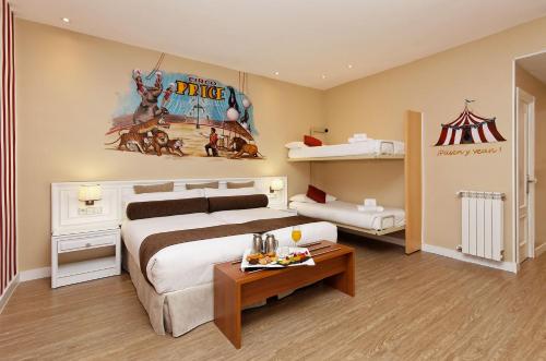 Habitación Cuádruple Estándar del hotel Grupotel Mayorazgo. Foto 1
