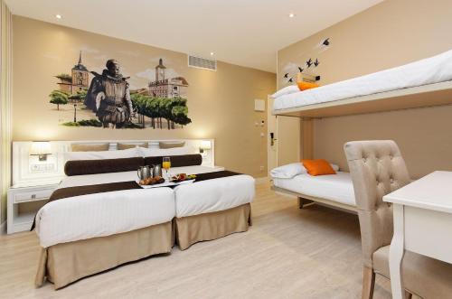 Habitación Cuádruple Estándar del hotel Grupotel Mayorazgo. Foto 6