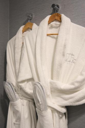 Suite Junior del hotel Puerta De Toledo. Foto 9