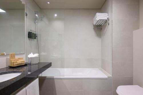 Habitación Meliá del hotel Melia Setubal. Foto 4