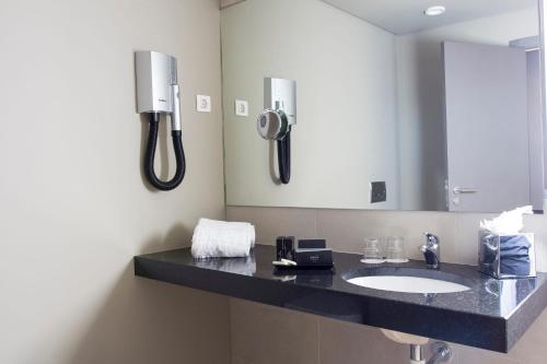Habitación Deluxe del hotel Melia Setubal. Foto 4