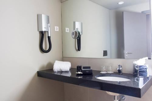 Habitación Deluxe del hotel Melia Setubal. Foto 4