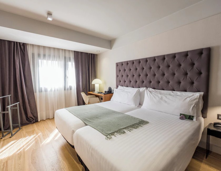 Habitación estándar con 1 cama doble o 2 individuales del hotel Zenit Abeba. Foto 5