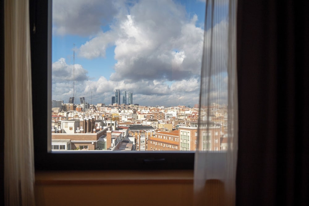 Habitación Triple Estándar del hotel Abba Madrid. Foto 8