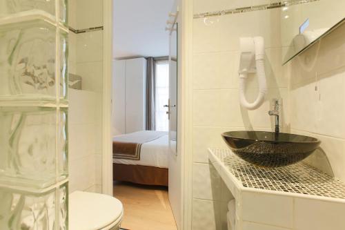 Habitación Doble con vistas a la calle Arabesque - 1 o 2 camas del hotel Atelier Vavin. Foto 8