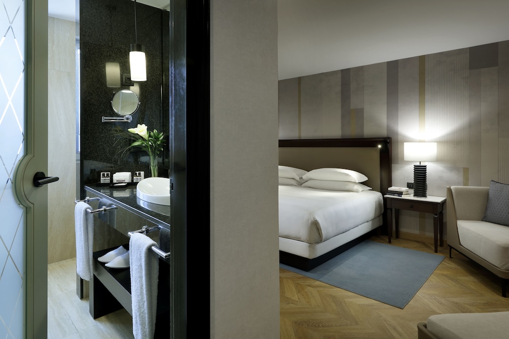 Habitación Deluxe, 1 cama de matrimonio grande del hotel Hyatt Regency Hesperia Madrid. Foto 3