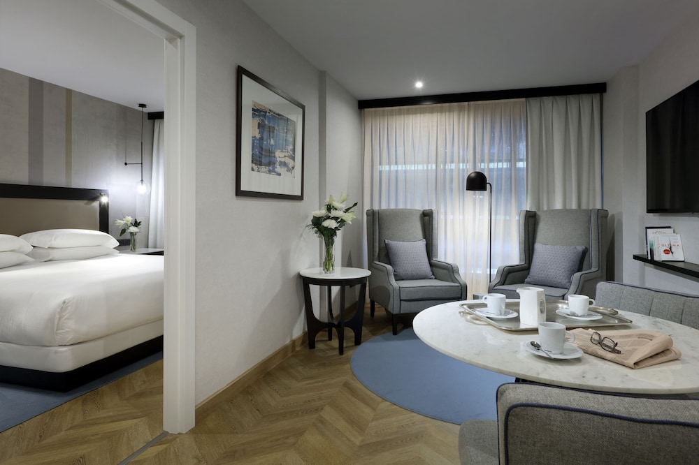 Suite Familiar del hotel Hyatt Regency Hesperia Madrid. Foto 2