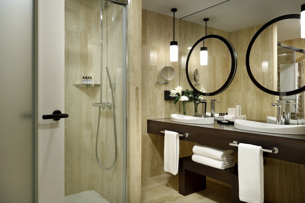 Suite Familiar del hotel Hyatt Regency Hesperia Madrid. Foto 3