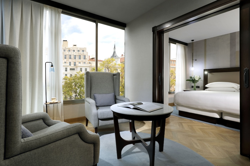 Suite, 1 cama de matrimonio grande (Regency, with Club Access) del hotel Hyatt Regency Hesperia Madrid. Foto 5