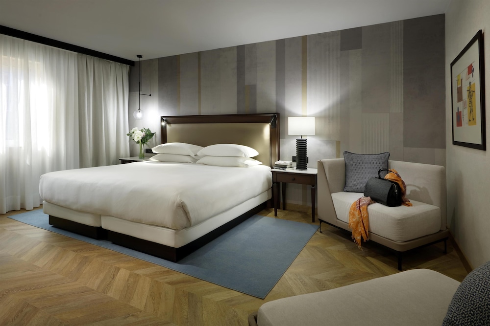 Habitación, 1 cama de matrimonio grande (PREMIUM KING BED) del hotel Hyatt Regency Hesperia Madrid. Foto 1
