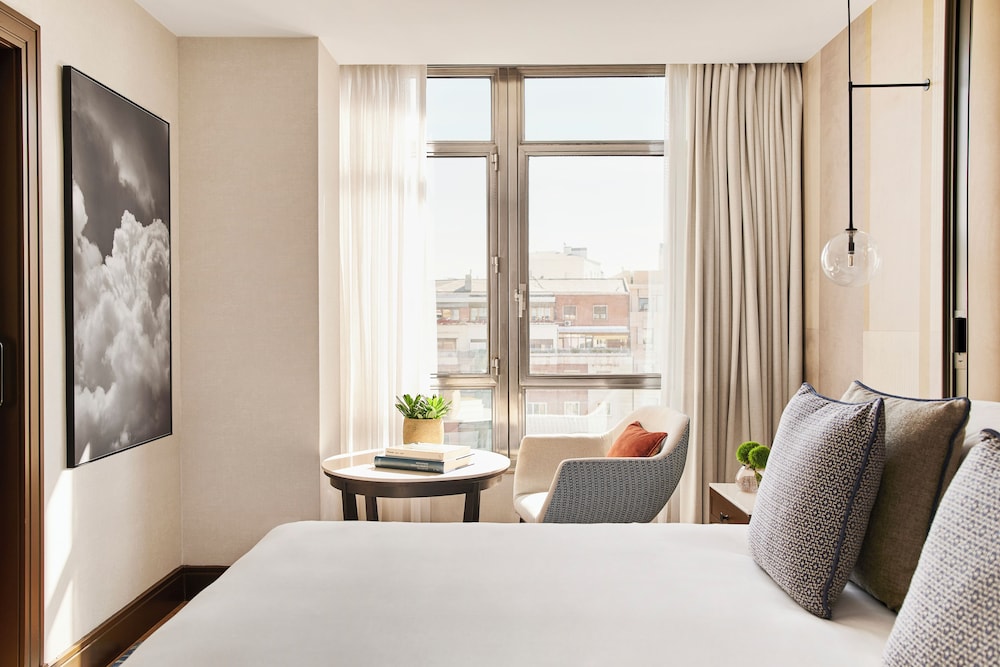 Suite presidencial (with Club Access) del hotel Hyatt Regency Hesperia Madrid