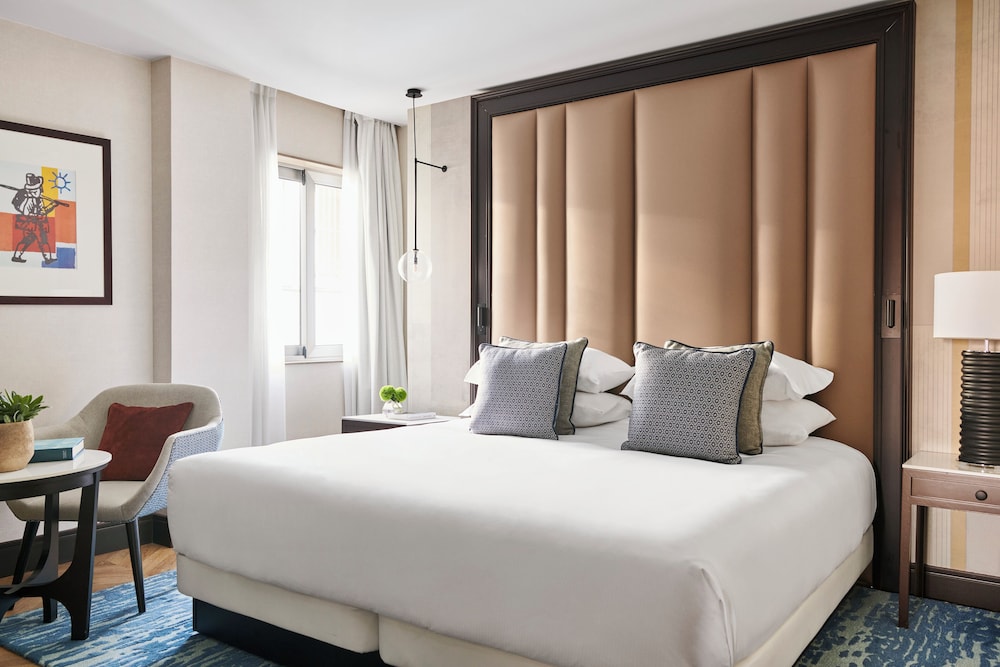 Suite presidencial (with Club Access) del hotel Hyatt Regency Hesperia Madrid. Foto 1
