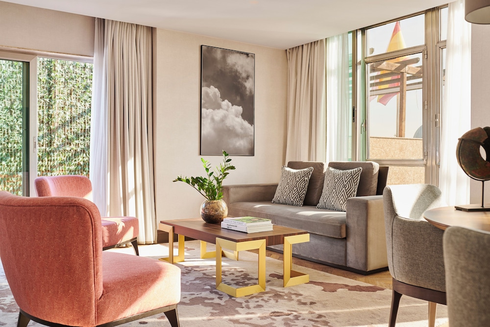 Suite presidencial (with Club Access) del hotel Hyatt Regency Hesperia Madrid. Foto 3