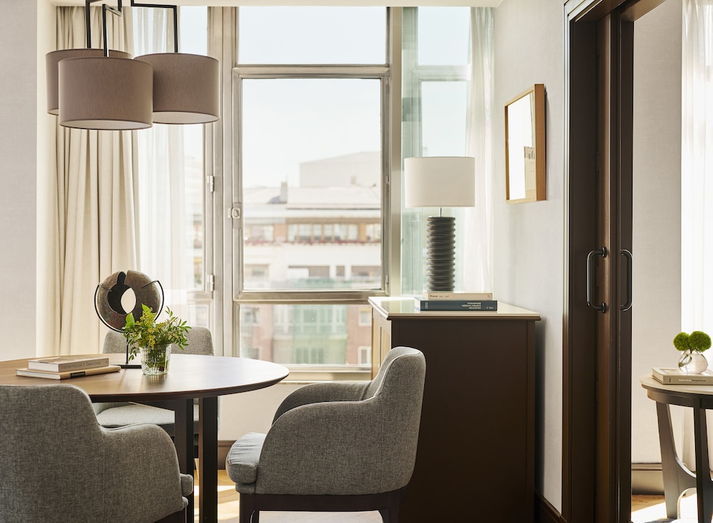 Suite presidencial (with Club Access) del hotel Hyatt Regency Hesperia Madrid. Foto 4