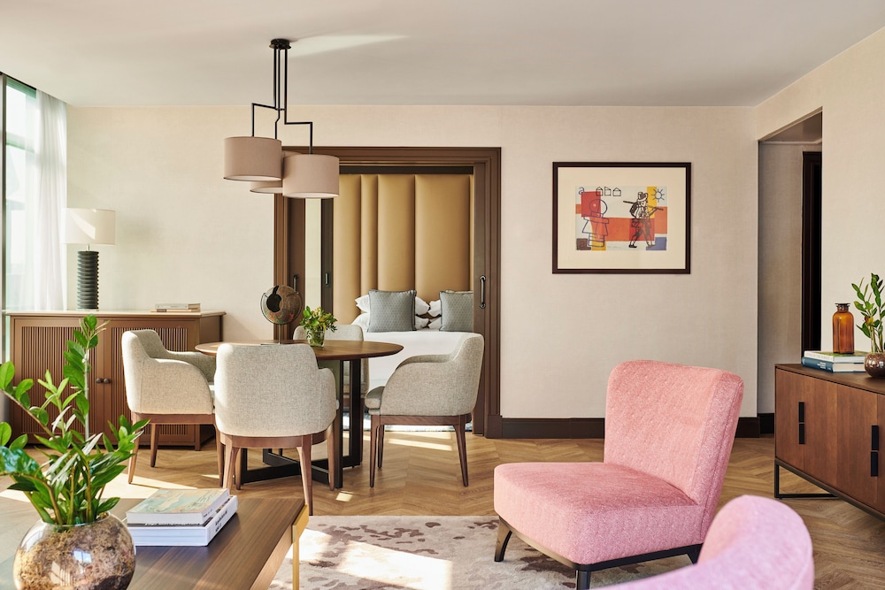 Suite presidencial (with Club Access) del hotel Hyatt Regency Hesperia Madrid. Foto 5