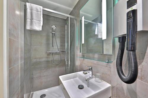 Habitación Doble Confort del hotel Louvre Richelieu. Foto 13