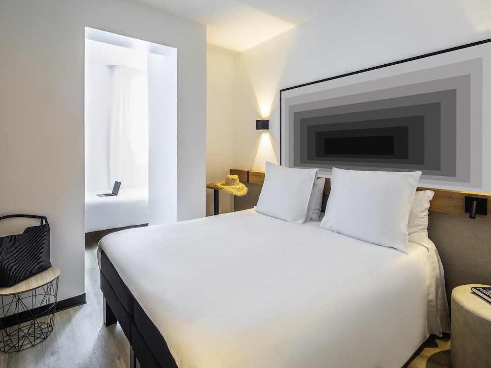 Habitación estándar con dos camas individuales del hotel Ibis Brest Centre. Foto 1