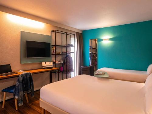 Habitación Estándar - 1 cama doble y 1 individual del hotel Ibis Styles Quimper. Foto 4