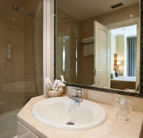 Habitación Doble Junior del hotel Barrio De Salamanca Suites. Foto 11