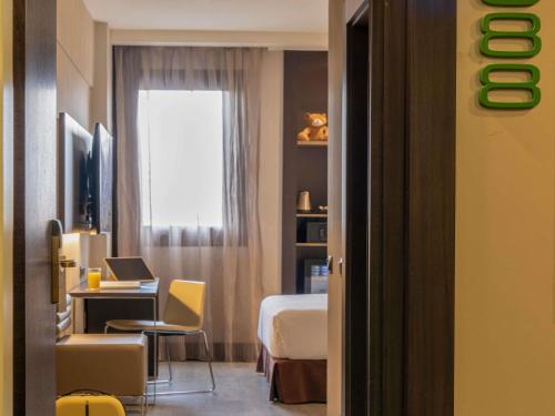 Habitación Superior - 1 cama grande del hotel Novotel Madrid Center. Foto 19