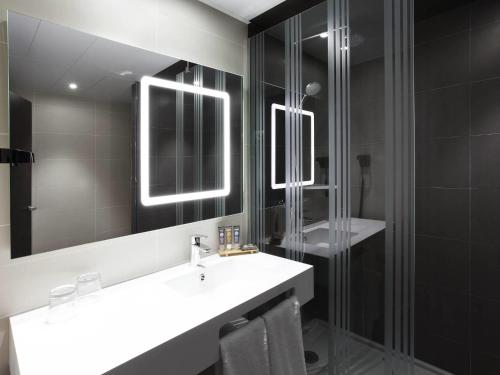 Habitación Doble Superior - 2 camas del hotel Novotel Madrid Center. Foto 15