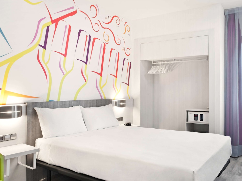 Habitación Standard con 2 camas individuales del hotel Ibis Styles Madrid Prado. Foto 4