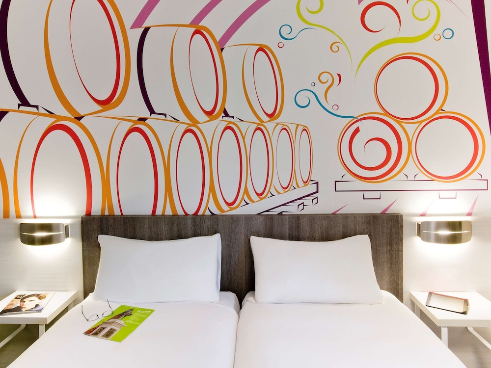 Habitación Standard con 2 camas individuales del hotel Ibis Styles Madrid Prado. Foto 5