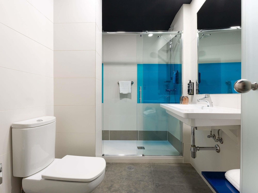 Habitación Superior del hotel Ibis Styles Madrid Prado. Foto 5