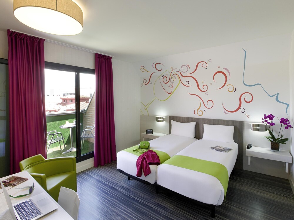 Habitación Superior del hotel Ibis Styles Madrid Prado. Foto 7