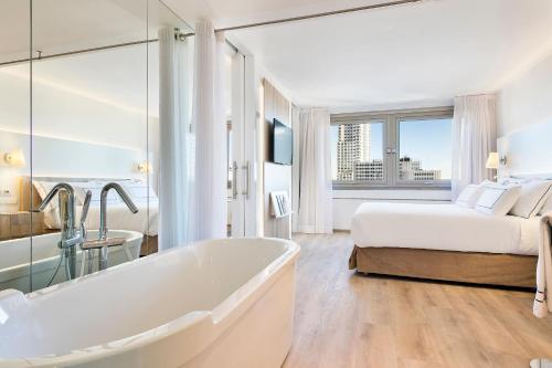 Suite Junior The Level del hotel Melia Madrid Princesa. Foto 2