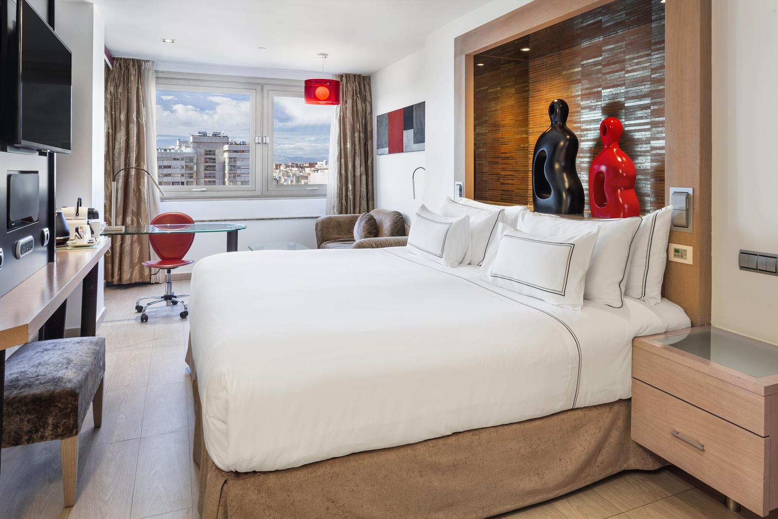 Habitación doble Premium The Level Grand del hotel Melia Madrid Princesa. Foto 1