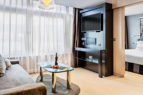 Suite The Level del hotel Melia Madrid Princesa. Foto 2