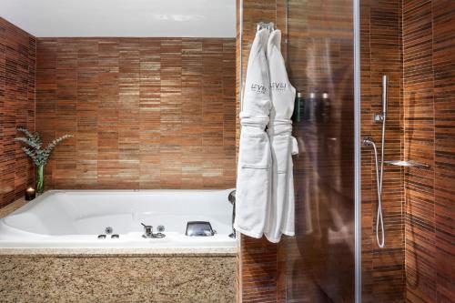 Suite The Level del hotel Melia Madrid Princesa. Foto 4