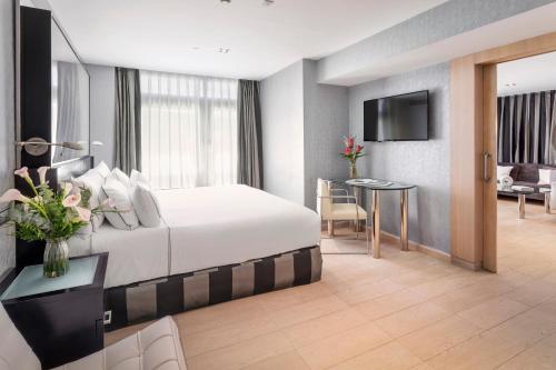 Suite Presidencial The Level del hotel Melia Madrid Princesa. Foto 1