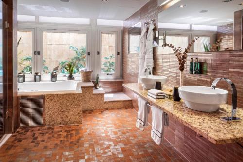 Suite Presidencial The Level del hotel Melia Madrid Princesa. Foto 4