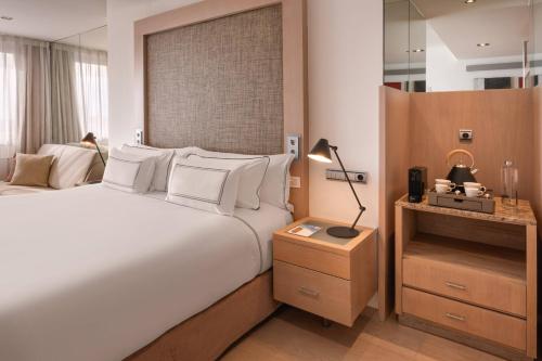 Habitación Doble Grand Premium The Level del hotel Melia Madrid Princesa. Foto 4